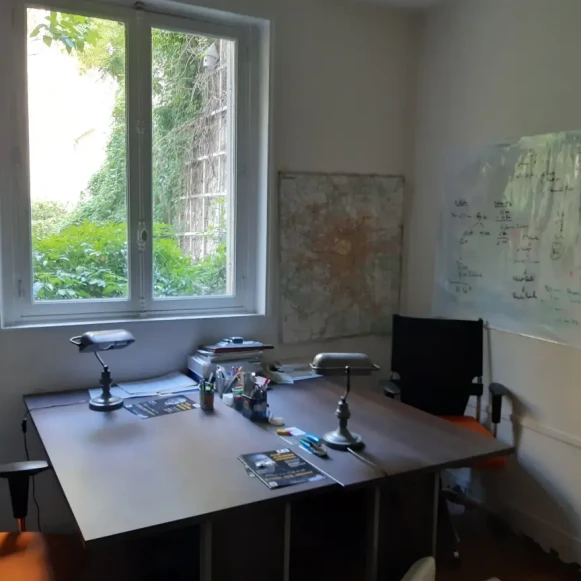 Bureau privé 9 m² 2 postes Location bureau Rue d'Orléans Neuilly-sur-Seine 92200 - photo 1