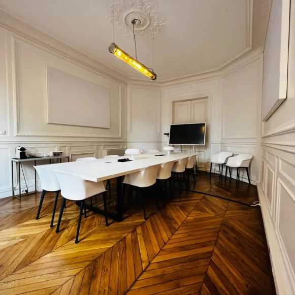 Bureau privé 31 m² 10 postes Location bureau Rue Lincoln Paris 75008 - photo 1