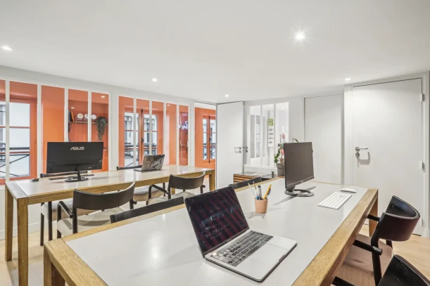 Espace indépendant - 75002 - 16 postes - 7600€