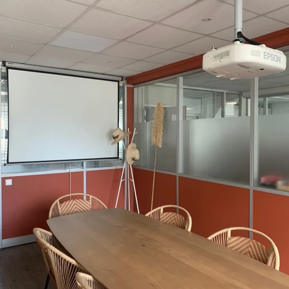 Bureau privé 10 m² 2 postes Location bureau Rue Chanzy Paris 75011 - photo 2