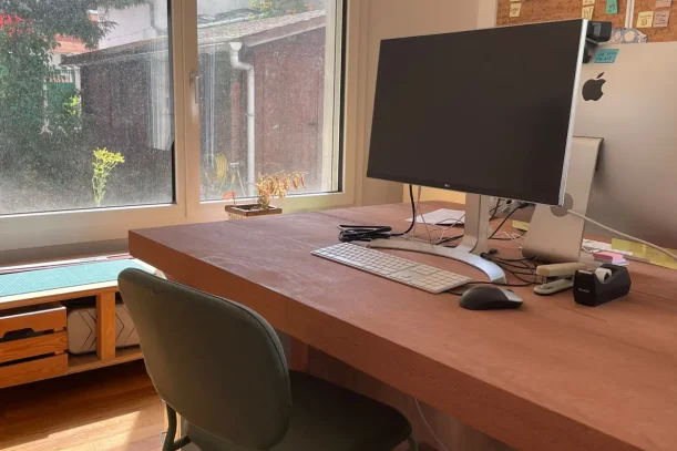 Open Space - 93100 - 4 postes - 280€