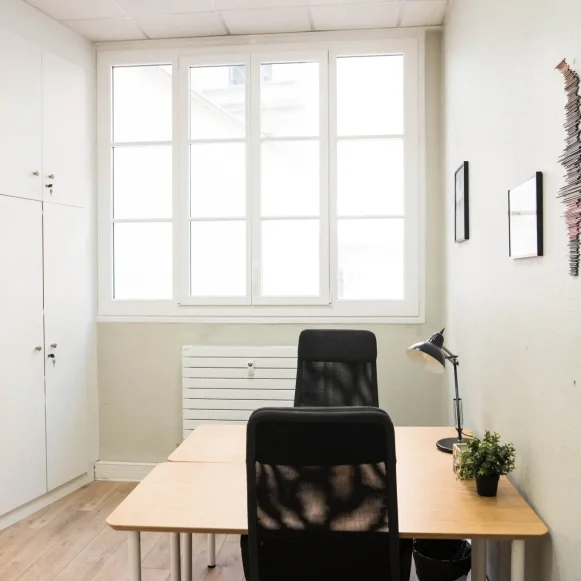 Bureau privé 15 m² 2 postes Location bureau Rue de Clichy Paris 75009 - photo 1
