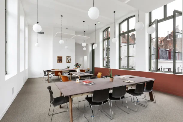 Open Space - 59000 - 34 postes - 170€