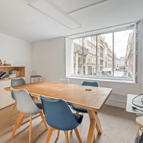 Bureau privé 75 m² 14 postes Location bureau Rue Saint-Fiacre Paris 75002 - photo 12