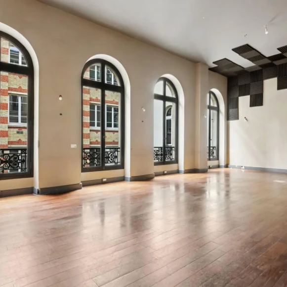 Espace indépendant 1 955 m² 195 postes Coworking Rue de Liège Paris 75009 - photo 2