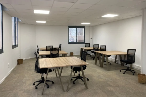 Bureau privé - 86000 - 30 postes - 4035€