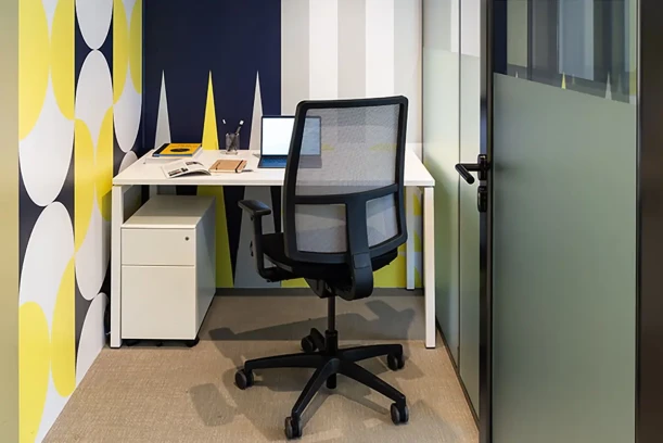 Bureau privé - 75011 - 1 poste - 990€
