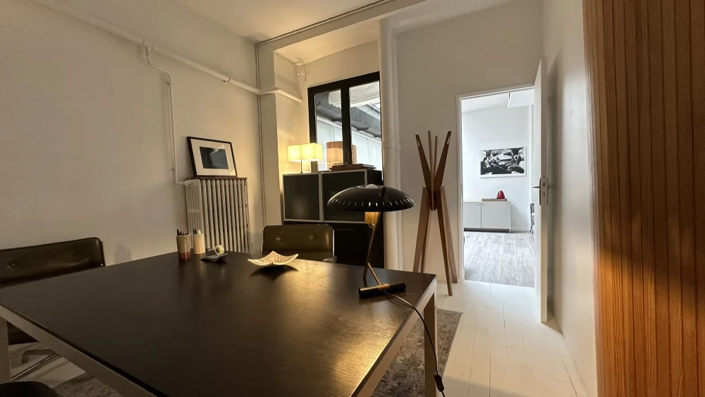 Espace indépendant - 75011 - 20 postes - 8600€