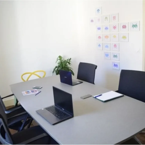 Bureau privé 14 m² 2 postes Coworking Rue Marcellin Berthelot Nuits-Saint-Georges 21700 - photo 4