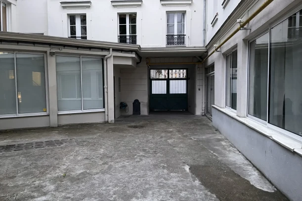 Open Space - 75011 - 10 postes - 330€