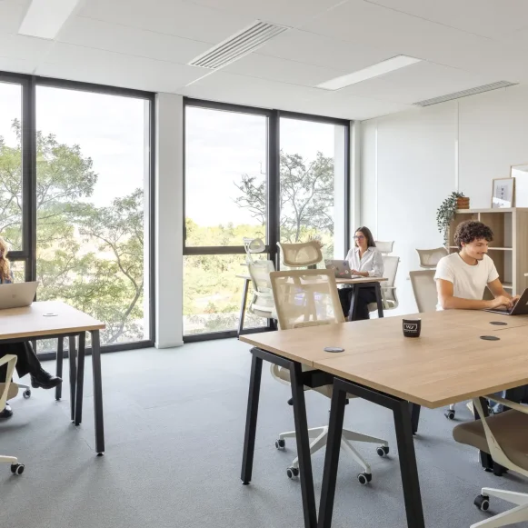 Bureau privé 7 m² 2 postes Coworking Rue Edouard Vaillant Villejuif 94800 - photo 1