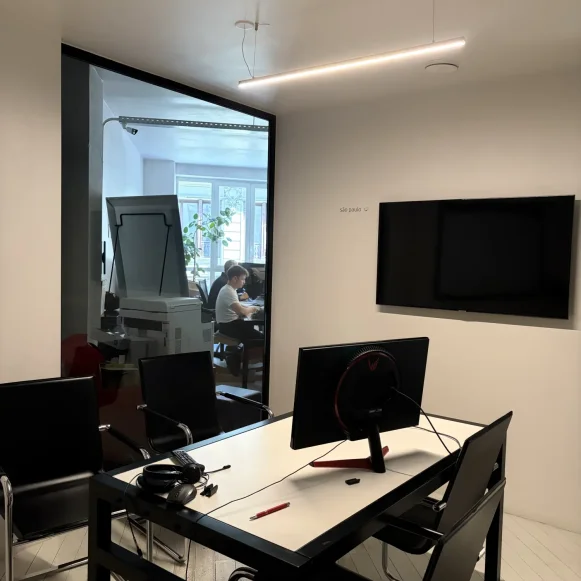 Bureau privé 35 m² 8 postes Coworking Rue d'Uzès Paris 75002 - photo 3