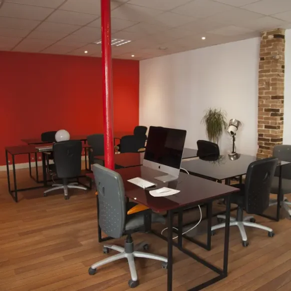 Open Space  12 postes Coworking Rue du Faubourg Saint-Martin Paris 75010 - photo 2