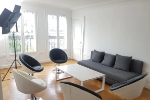 Bureau privé - 75010 - 7 postes - 2590€