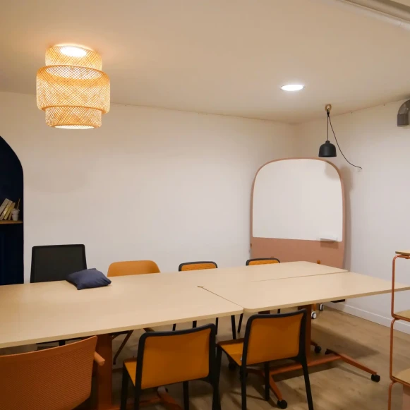 Open Space  25 postes Coworking Rue du Bât d'Argent Lyon 69001 - photo 4