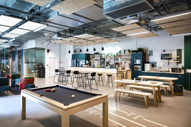 Bureau privé - 75018 - 2 postes - 390€