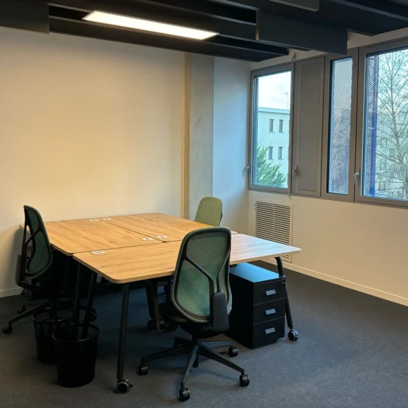 Bureau privé 16 m² 3 postes Coworking Rue Edouard Mignot Reims 51100 - photo 1