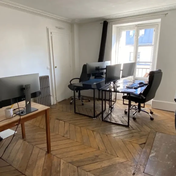 Bureau privé 15 m² 3 postes Location bureau Rue d'Hauteville Paris 75010 - photo 2
