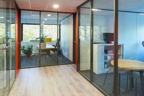 Bureau privé - 44800 - 3 postes - 700€