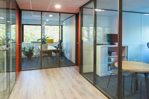 Bureau privé - 44800 - 2 postes - 550€