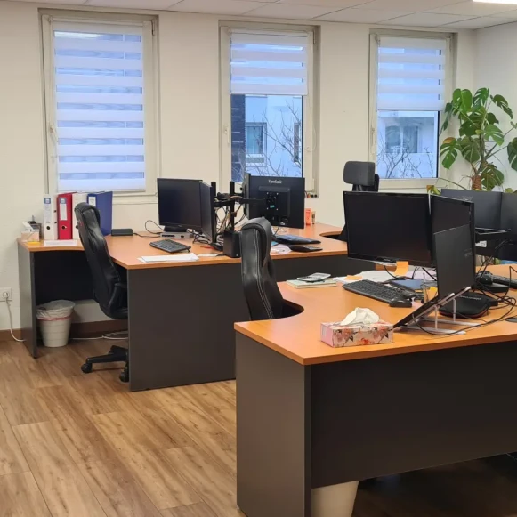 Open Space  12 postes Coworking Route de Bischwiller Schiltigheim 67300 - photo 1