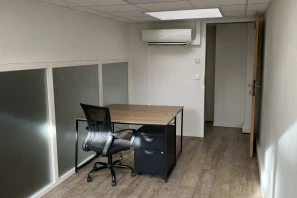 Bureau privé - 92240 - 4 postes - 1120€