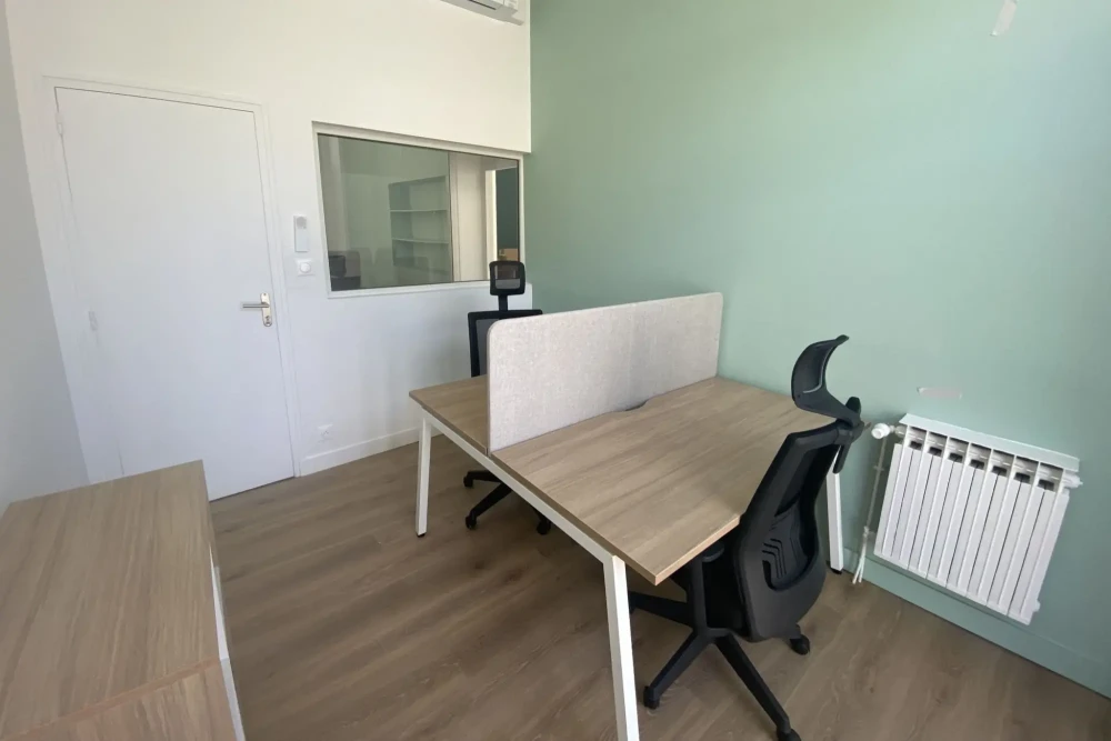 Bureau privé - 33300 - 2 postes - 800€