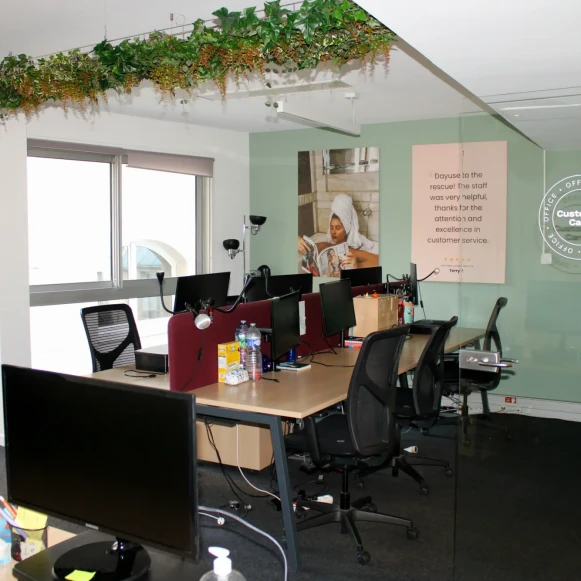 Bureau privé 42 m² 10 postes Coworking Rue de Rochechouart Paris 75009 - photo 1