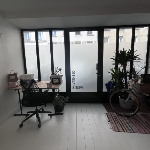 Open Space  2 postes Location bureau Rue Jacques Louvel-Tessier Paris 75010 - photo 3