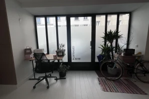Open Space - 75010 - 2 postes - 350€