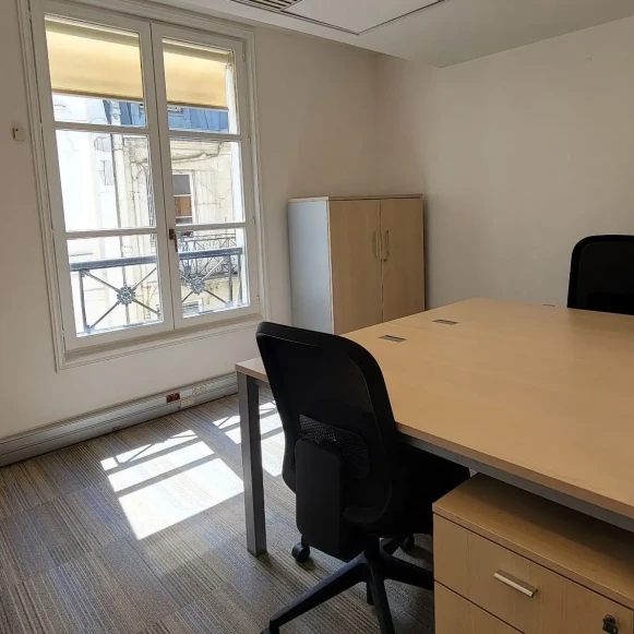 Bureau privé 11 m² 2 postes Location bureau Rue Cambon Paris 75001 - photo 1