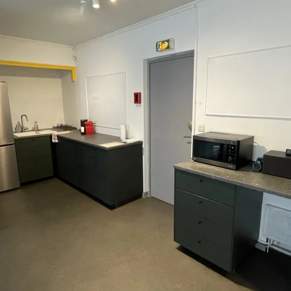 Bureau privé 35 m² 10 postes Coworking Cours d'Alsace-et-Lorraine Bordeaux 33000 - photo 4