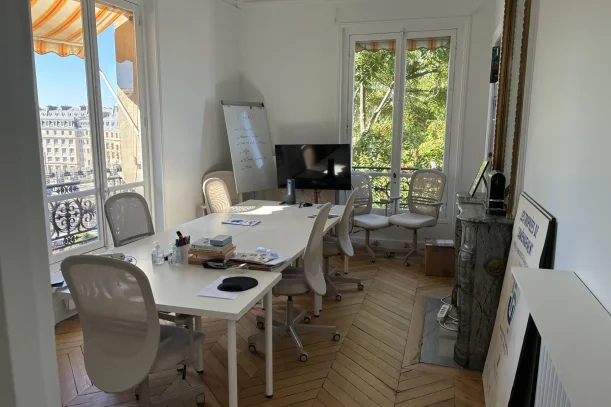 Bureau privé - 75008 - 6 postes - 2400€