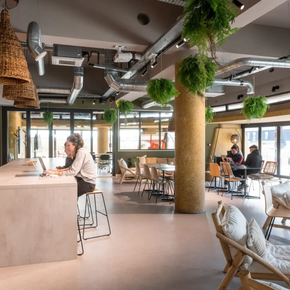 Open Space  4 postes Location bureau Rue du Château d'Eau Bordeaux 33000 - photo 2