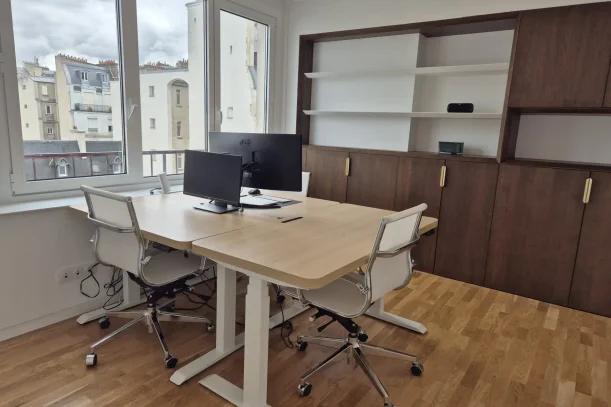Bureau privé - 75017 - 3 postes - 1600€