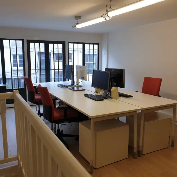 Bureau privé 55 m² 4 postes Location bureau Rue Saint-Maur Paris 75010 - photo 2