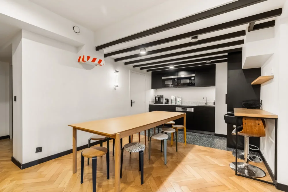 Espace indépendant - 75010 - 17 postes - 24780€