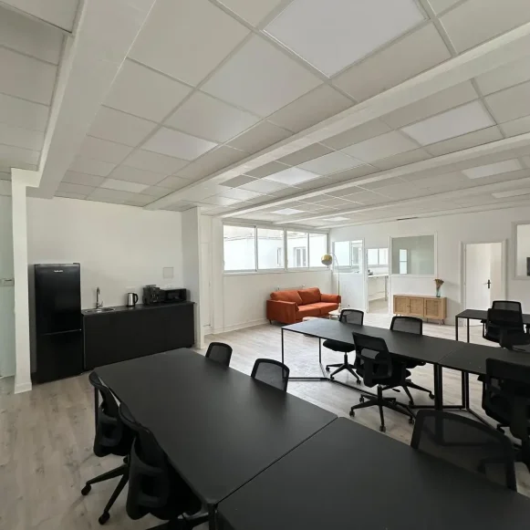 Espace indépendant 104 m² 18 postes Coworking Rue de Charonne Paris 75011 - photo 2