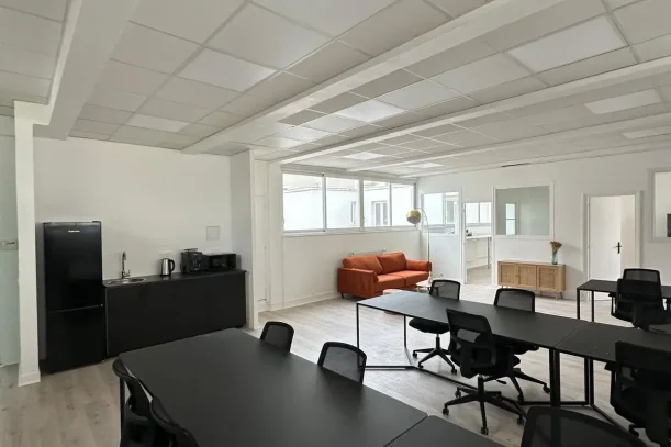 Espace indépendant - 75011 - 18 postes - 3800€