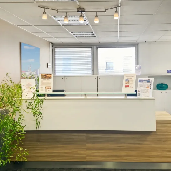 Bureau privé 15 m² 5 postes Coworking Rue de Lessard Rouen 76100 - photo 2