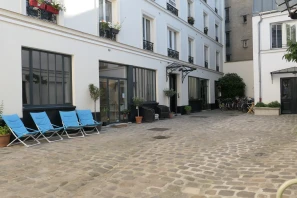 Bureau privé - 75011 - 3 postes - 1100€