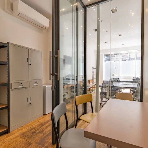 Espace indépendant 40 m² 12 postes Location bureau Rue de Cléry Paris 75002 - photo 7
