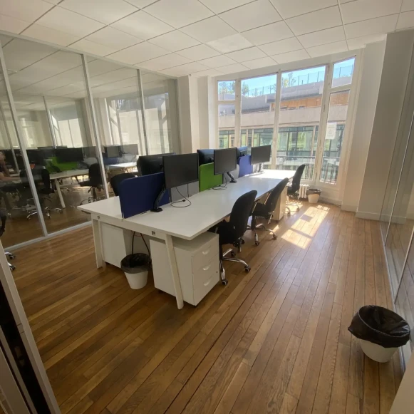 Bureau privé 25 m² 6 postes Coworking Rue du Renard Paris 75004 - photo 11