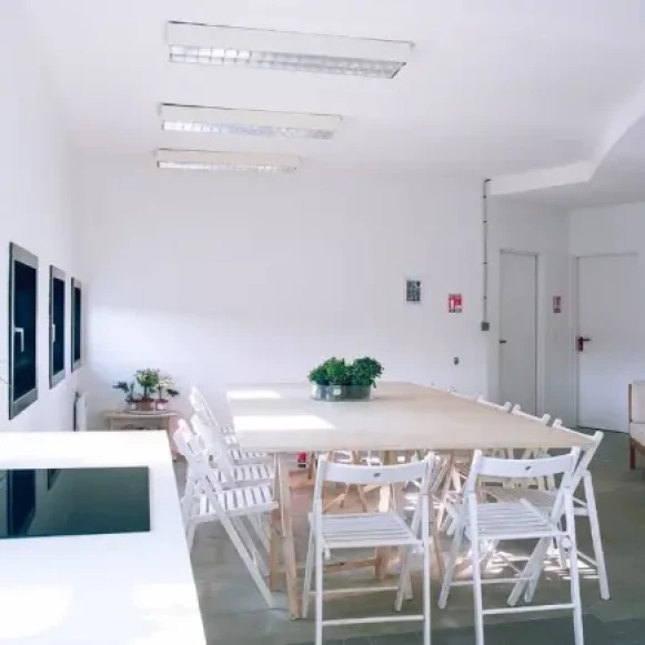 Open Space  16 postes Coworking Avenue Jean Jaurès Paris 75019 - photo 5