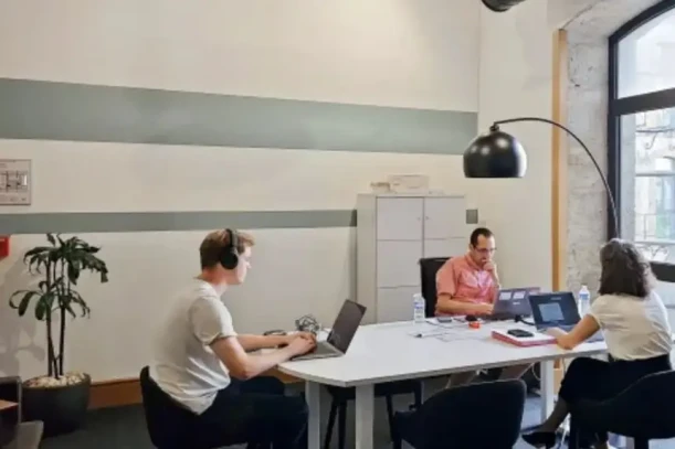 Bureau privé - 13002 - 4 postes - 1898€