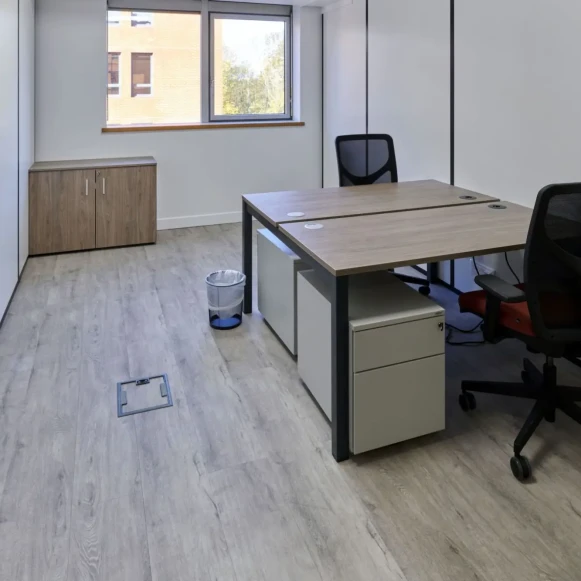 Bureau privé 25 m² 2 postes Location bureau Rue Jeanne Braconnier Meudon 92360 - photo 1