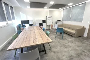 Open Space - 75017 - 8 postes - 500€