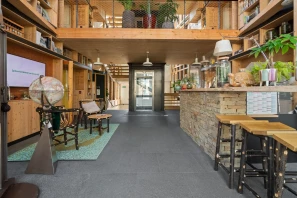 Espace indépendant - 78000 - 90 postes - 36900€