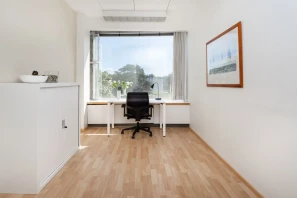 Bureau privé - 75009 - 2 postes - 1307€