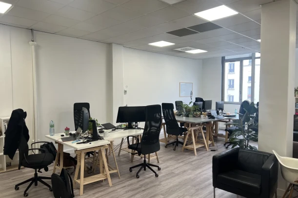 Open Space - 75012 - 5 postes - 330€